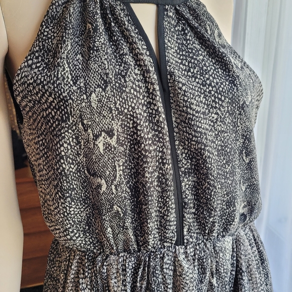 Dress - Picture 3 of 12